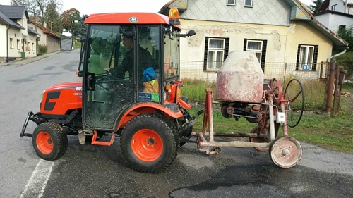 Traktor-Kioti-CK3310-HST-Obec-Mala-Losenice-s-michackou