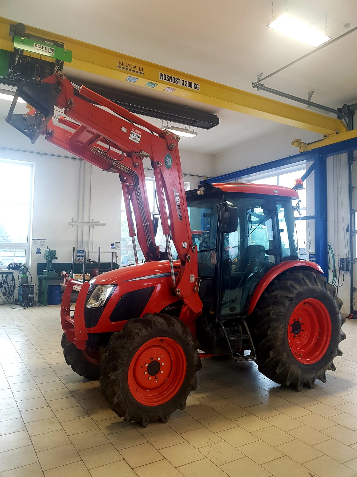 Traktor-Kioti-RX7330-na-dilne-(1).jpeg