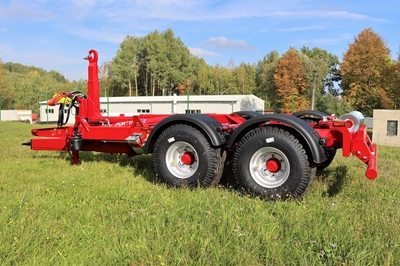 traktorovy-nosic-kontejneru-portyr-12-9-2-63450d97a865a.jpg
