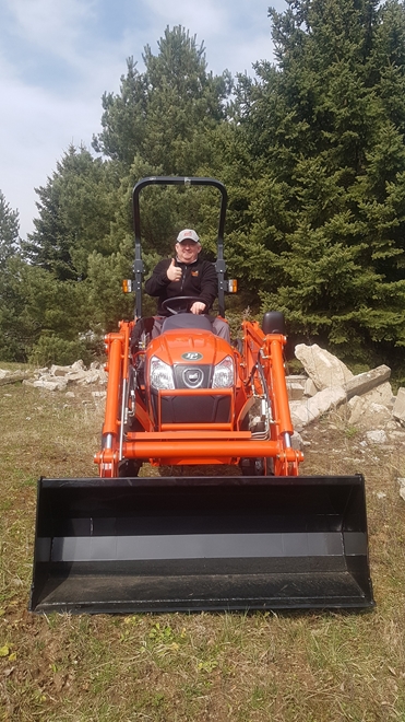 Malotraktor-Kioti-CS2220-celni-nakladac.jpg