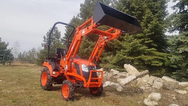 Kioti-CS2220-front-loader-celni-nakladac